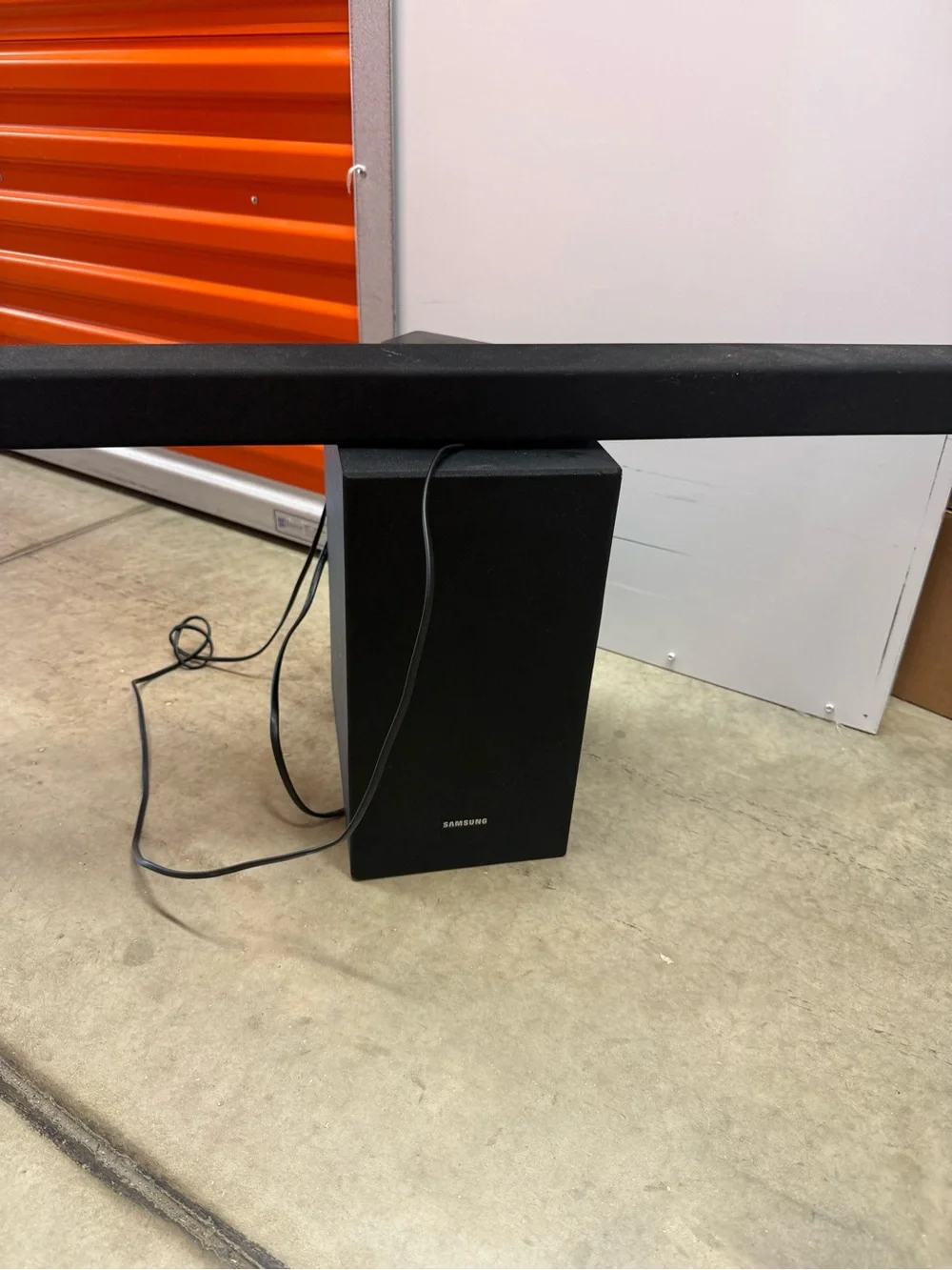 Samsung Black Soundbar with Subwoofer